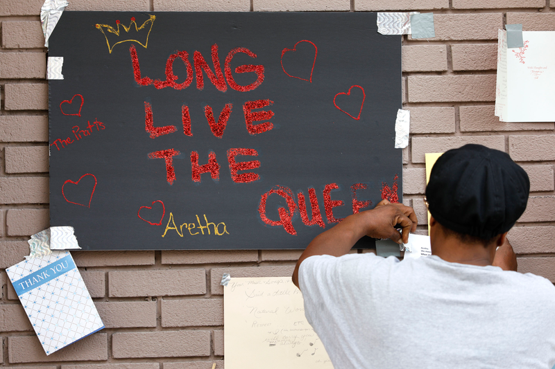 An impromptu memorial for singer Aretha Franklin, the ‘Queen of Soul’ is shown outside New Bethel Baptist Church, the church where Aretha Franklin’s late father Rev. C.L. Franklin was a minister and where she began her singing career, Aug. 19, 2018, in Detroit.